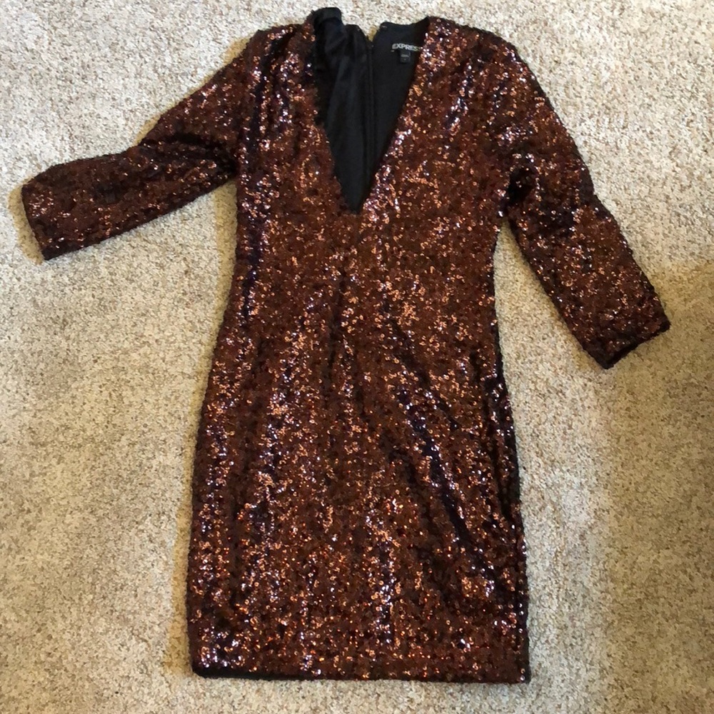 Express sequin party press